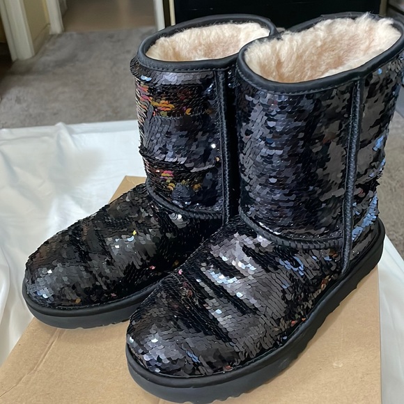 UGG sequin boot - Picture 1 of 4